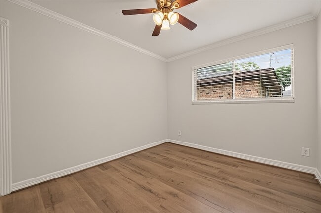 Building Photo - 1215 Mosher Ln