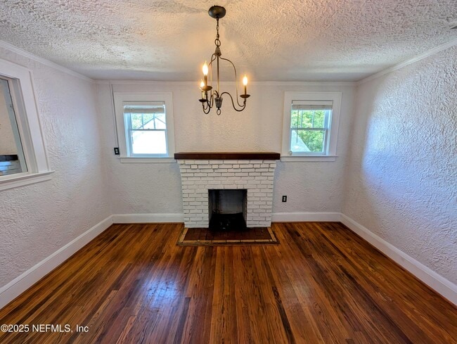 Building Photo - 2703 Myra St