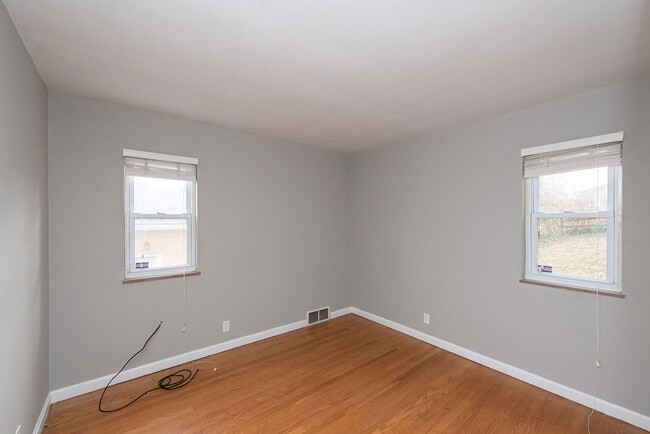 Building Photo - 3031 Irvella Pl