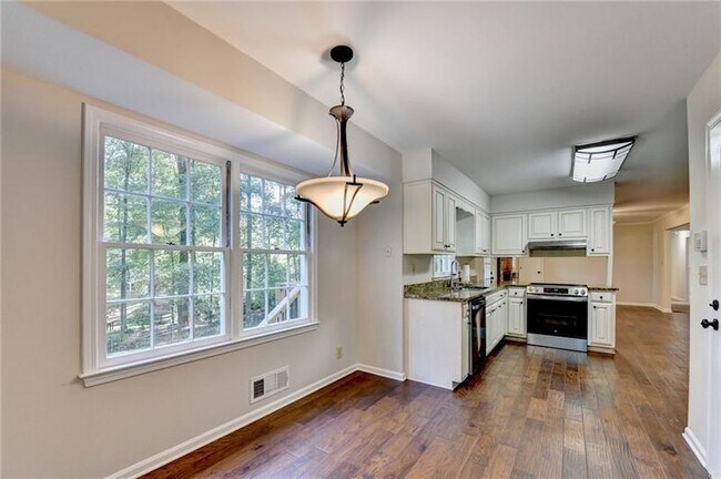 Building Photo - 478 Dorsey Cir SW