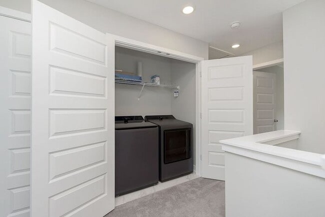 Building Photo - Gorgeous 3 Bedroom 2 Full/2 Half Bath Townhome in the Heart Of Carmel!