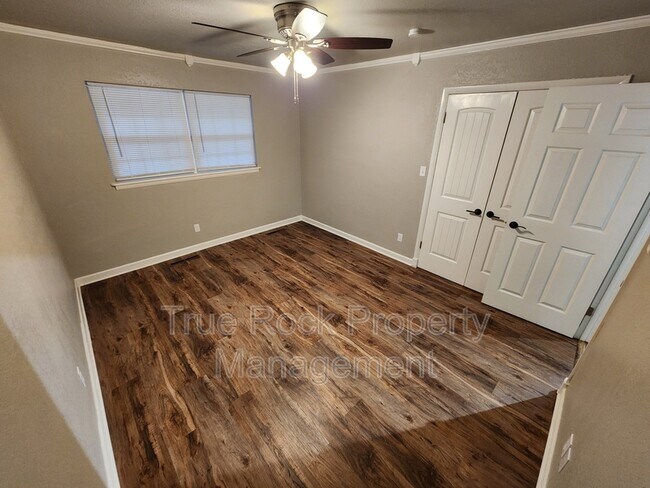 Building Photo - 204 S Morrison Dr