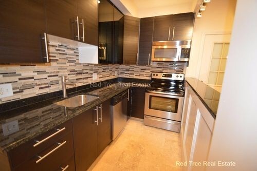 Building Photo - 1812 Beacon St