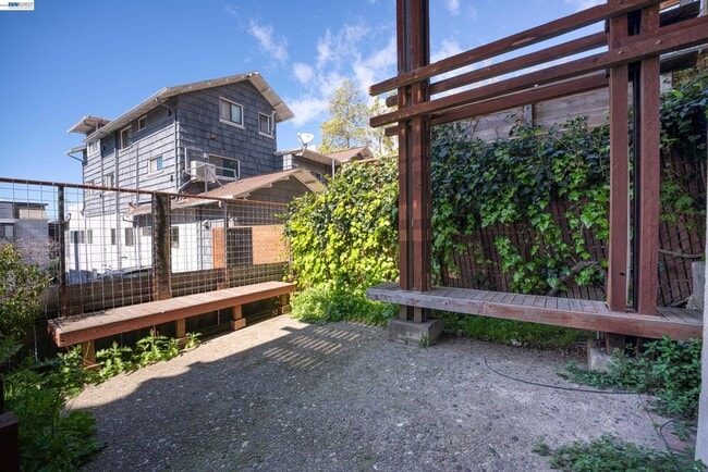 Building Photo - 2905 Channing Way