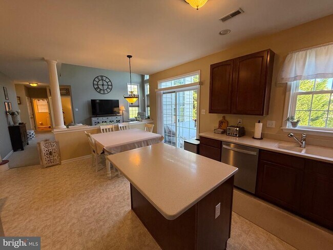 Building Photo - 2522 Quail Run