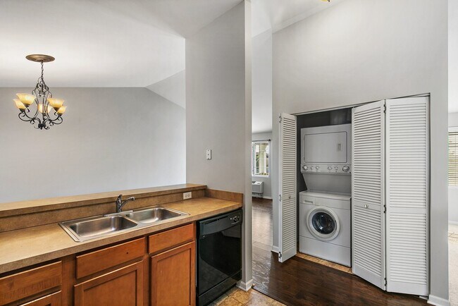 Building Photo - 148 Bertram Dr