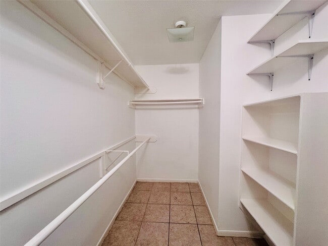 Building Photo - 506 Birch Hill Dr