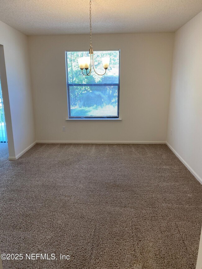 Building Photo - 12924 Tree Way Ln