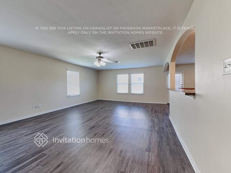 Building Photo - 5915 Deep S Dr