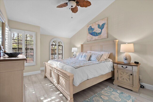 Building Photo - 2359 Treasure Isle Dr