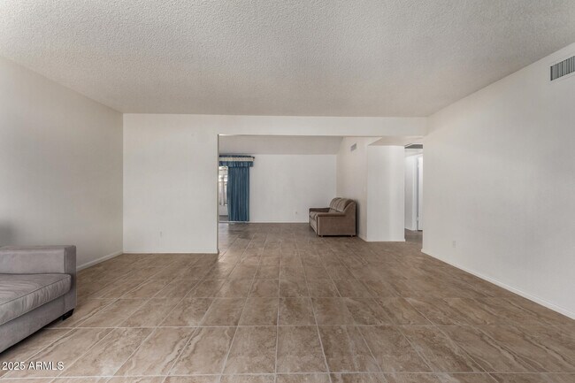 Building Photo - 5809 W Yucca St