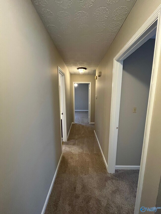 Building Photo - 2006 Lancaster Ave SW