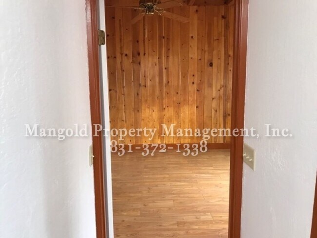 Building Photo - Studio Apartment Located In Upper Seaside