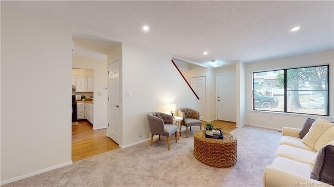 Primary Photo - 114 Cottonwood Rd