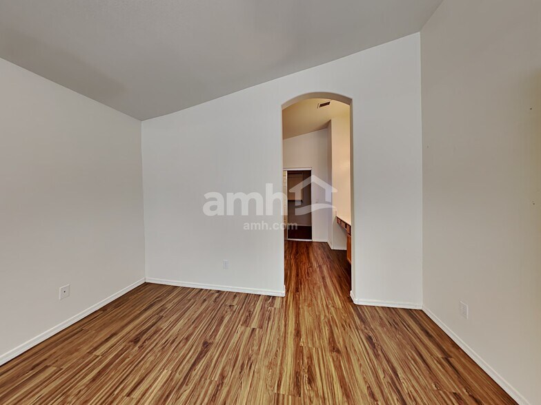 Building Photo - 2037 N 107th Dr