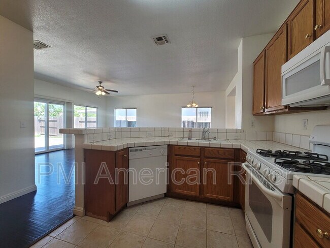 Building Photo - 2032 Danvers Way