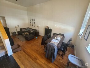 Building Photo - Spacious 2BR/1.5BTH w/ HW Floors, New Kitc...