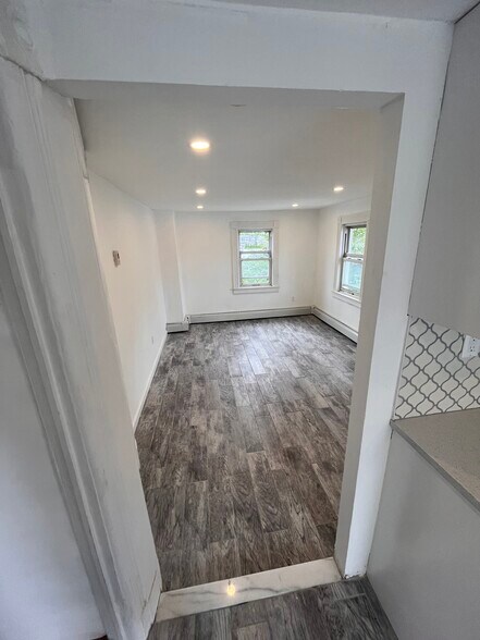 Building Photo - 349 Bellmore Rd