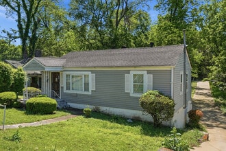 Building Photo - 517 11th Ct W