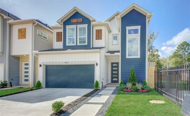 Building Photo - 5823 Highland Sky Ln