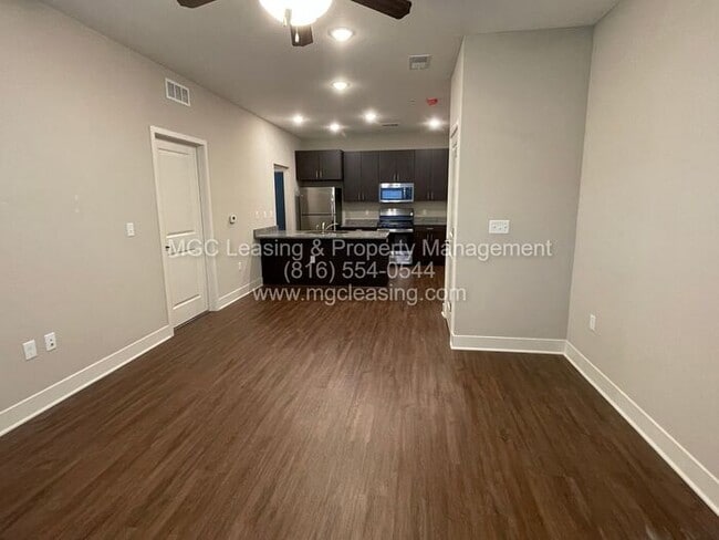 Building Photo - Brighton Crossing apartments: First Floor HCA Apartment with Extra-Large Primary Bath - Enjoy a $...