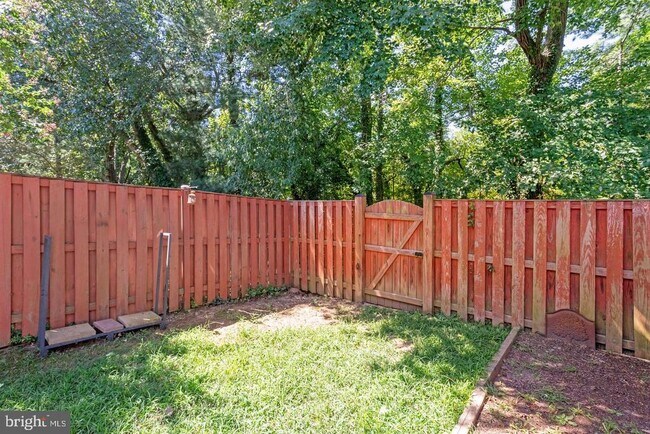 Building Photo - 7170 Westfield Ct