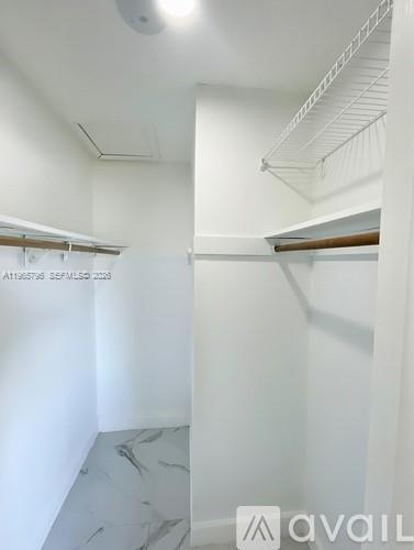 Building Photo - 2308 NW 3rd Ave