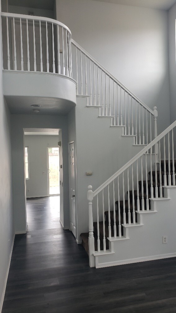 Building Photo - 1343 Estel Dr