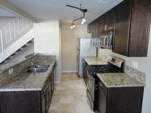 Building Photo - Coming Soon A Beautiful 2 + 1 Townhouse Saugus