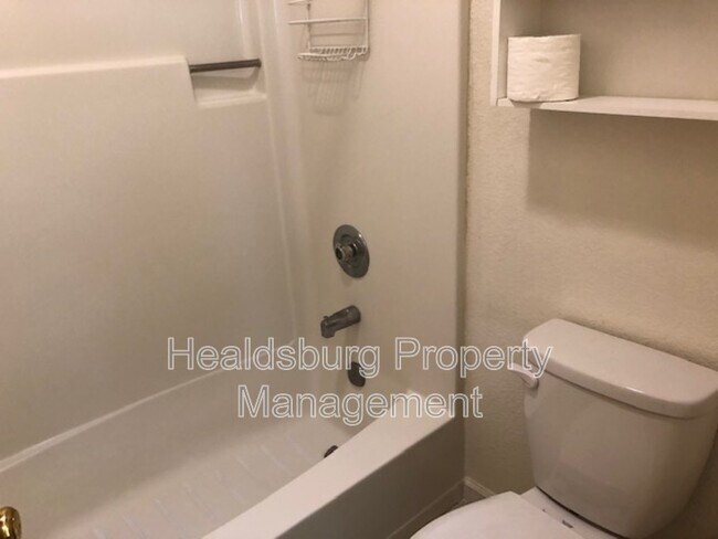 Building Photo - 1304 Foothill Dr