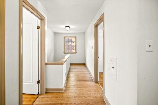 Building Photo - 5030 N Kent Ave