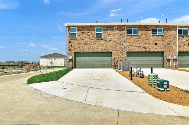 Building Photo - 3737 Malibu Dr