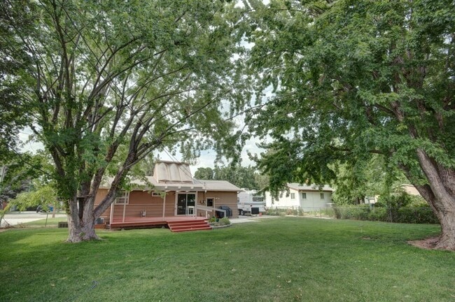 Building Photo - 4 Bedroom 2 Bathroom Located on the Boise Bench (Available for a 6 month lease).