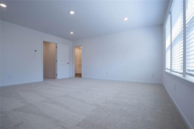Building Photo - 2425 Livi Ln