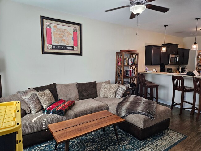 Building Photo - 2 bedroom, 2.5 bath unfurnished end unit townhouse in Sneads Ferry Justice Farm Townhome community