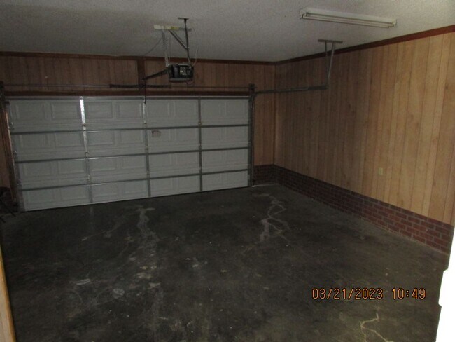 Building Photo - Wintergreen Subdivision