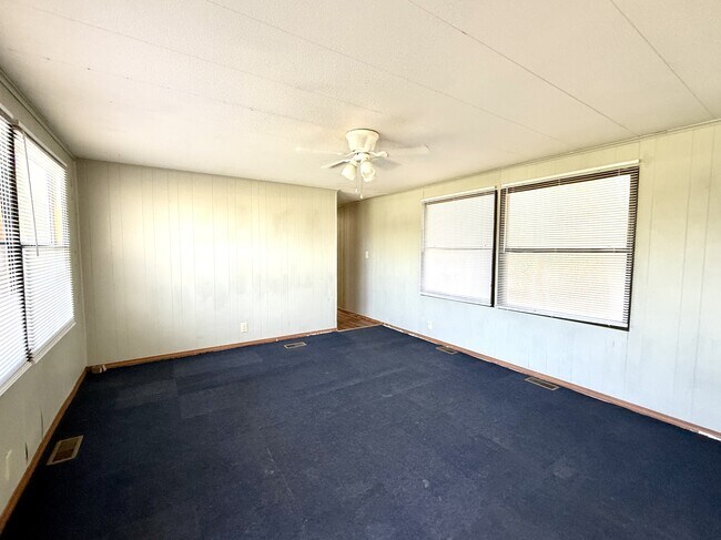 Building Photo - 90 White Tail Ln