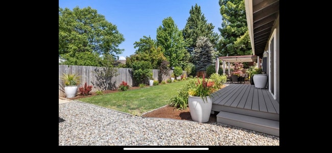 Building Photo - 746 Hemlock Ct