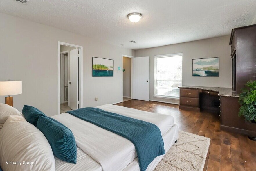 Building Photo - 13483 Castilian Dr