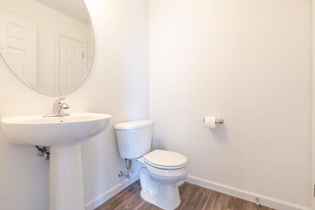 Building Photo - Brand New End Unit 3 bed, 2.5 bath townhome in Carlisle!