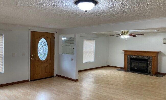 Primary Photo - 7235 SE Clatsop St