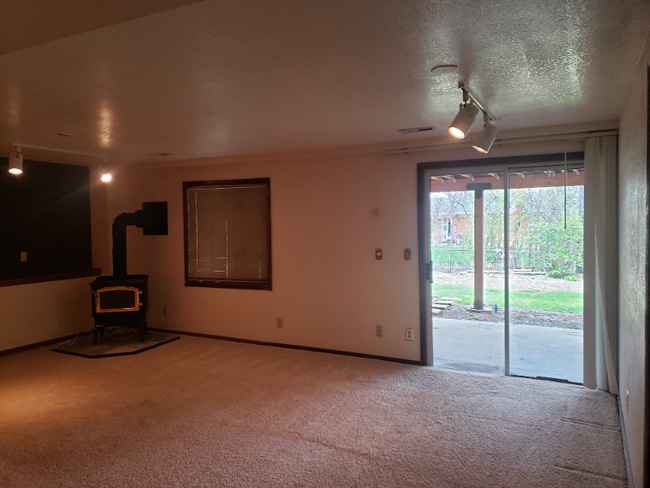 Building Photo - 2043 E Nichols Dr