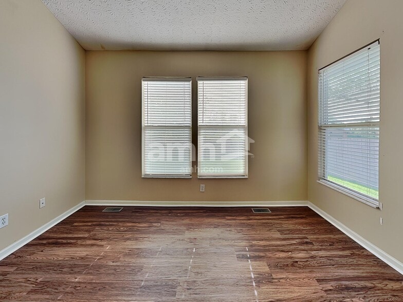 Building Photo - 942 Mahle Dr