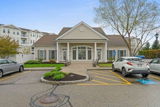 Building Photo - 204 Clocktower Dr