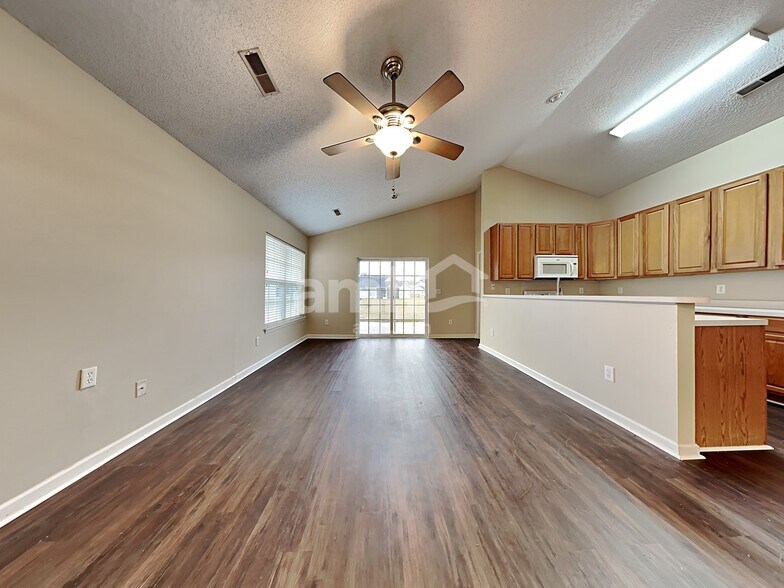 Building Photo - 194 Moon Dance Ln