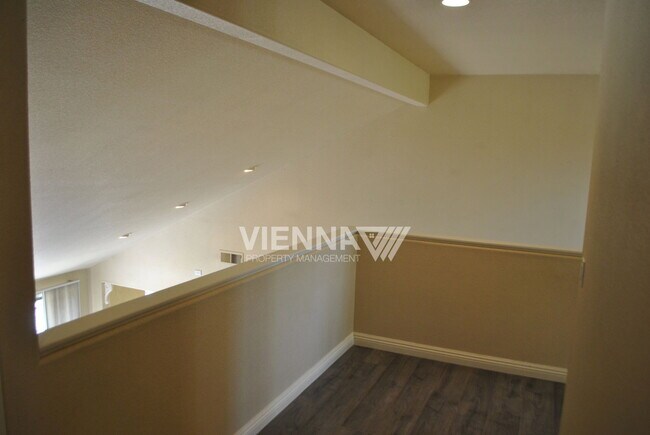 Building Photo - 5325 Thunder Ridge Cir