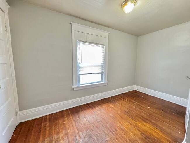 Building Photo - 278-280 Cedarwood Terrace