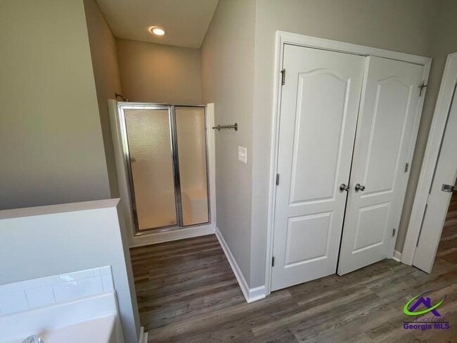 Building Photo - 114 Cedarland Dr