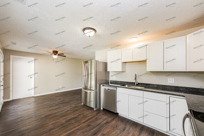 Building Photo - 287 Shaker Ct