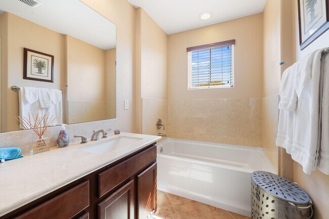 Building Photo - 52050 Rosewood Ln